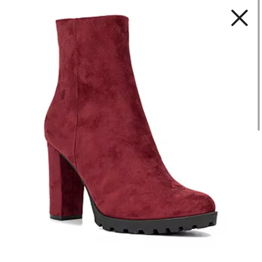 NWT New York & Company Womens Araceliie Block Heel Chelsea Boots size 6 women’s